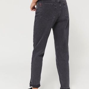 URBAN OUTFITTERS BDG BLACK MOM JEANS NWOT